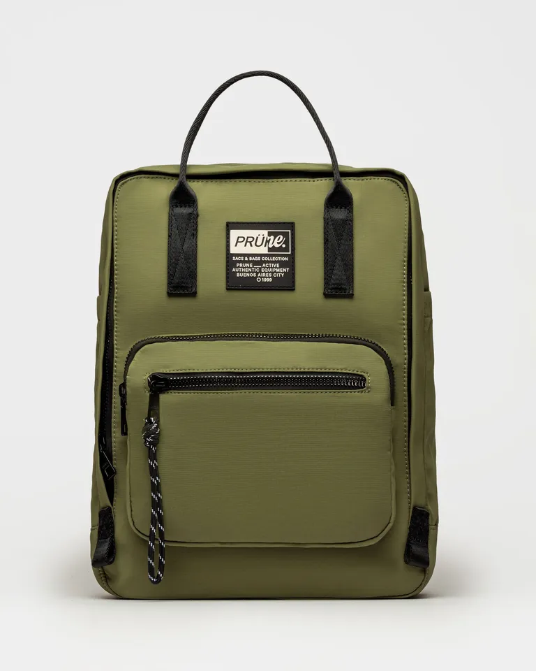 Mochila de la línea Forest en nylon cordura con herrajes en gun niquel y manijas de cinta poliéster negra de Prüne en Mochilas para argentina