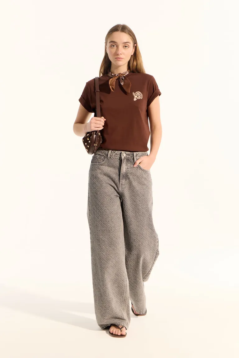 Remera de manga corta con estampado grande en color marrón para mujer de Portsaid en Remeras para argentina