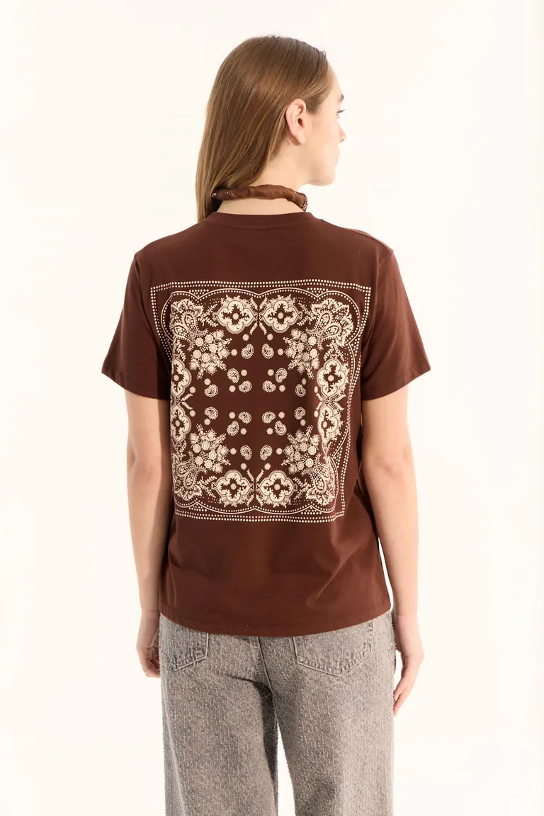 Remera de manga corta con estampado grande en color marrón para mujer de Portsaid en Remeras para argentina