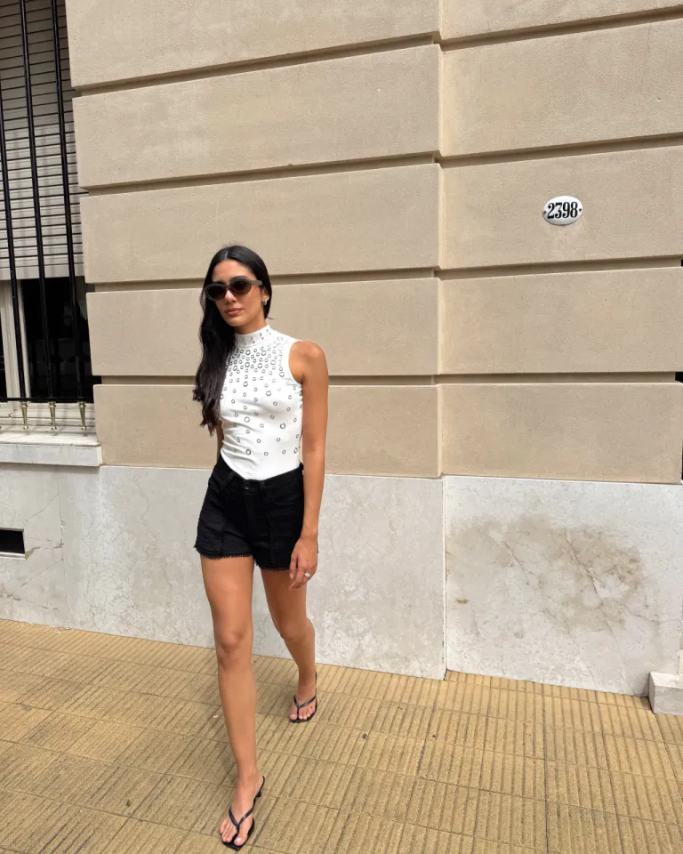 Short blanco con flecos - Prenda de moda y comodidad para el día a día de Audaz en Shorts para argentina