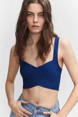 Top punto cruzado de Mango en Tops para argentina