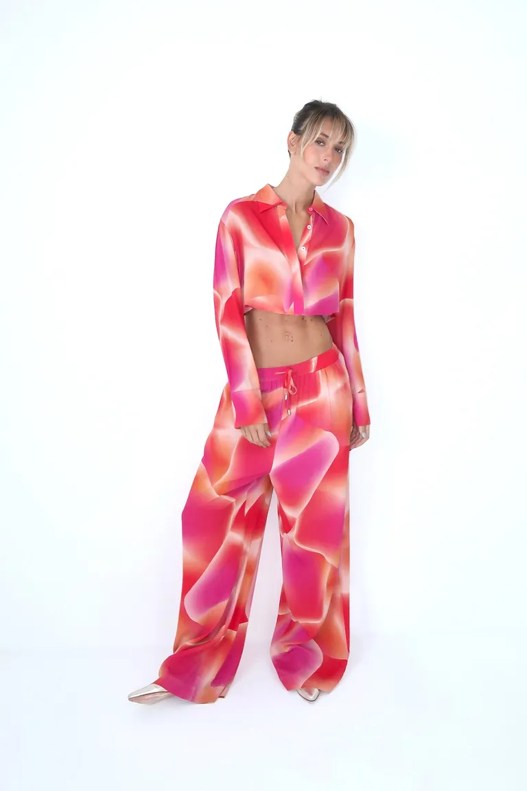 Pantalón Delilah - Diseño Estampado, Cintura Elástica y Detalles Metálicos de Naíma en Pantalones para argentina