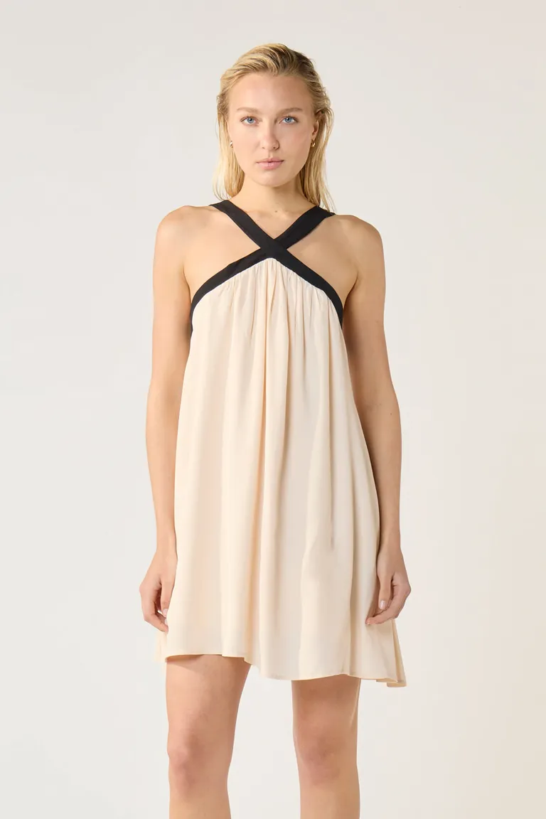 Vestido halter fruncido en crepe para un estilo elegante y refinado de Cuesta Blanca en Vestidos para argentina