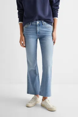 Jeans flare crop de Mango Teen en Pantalones para argentina
