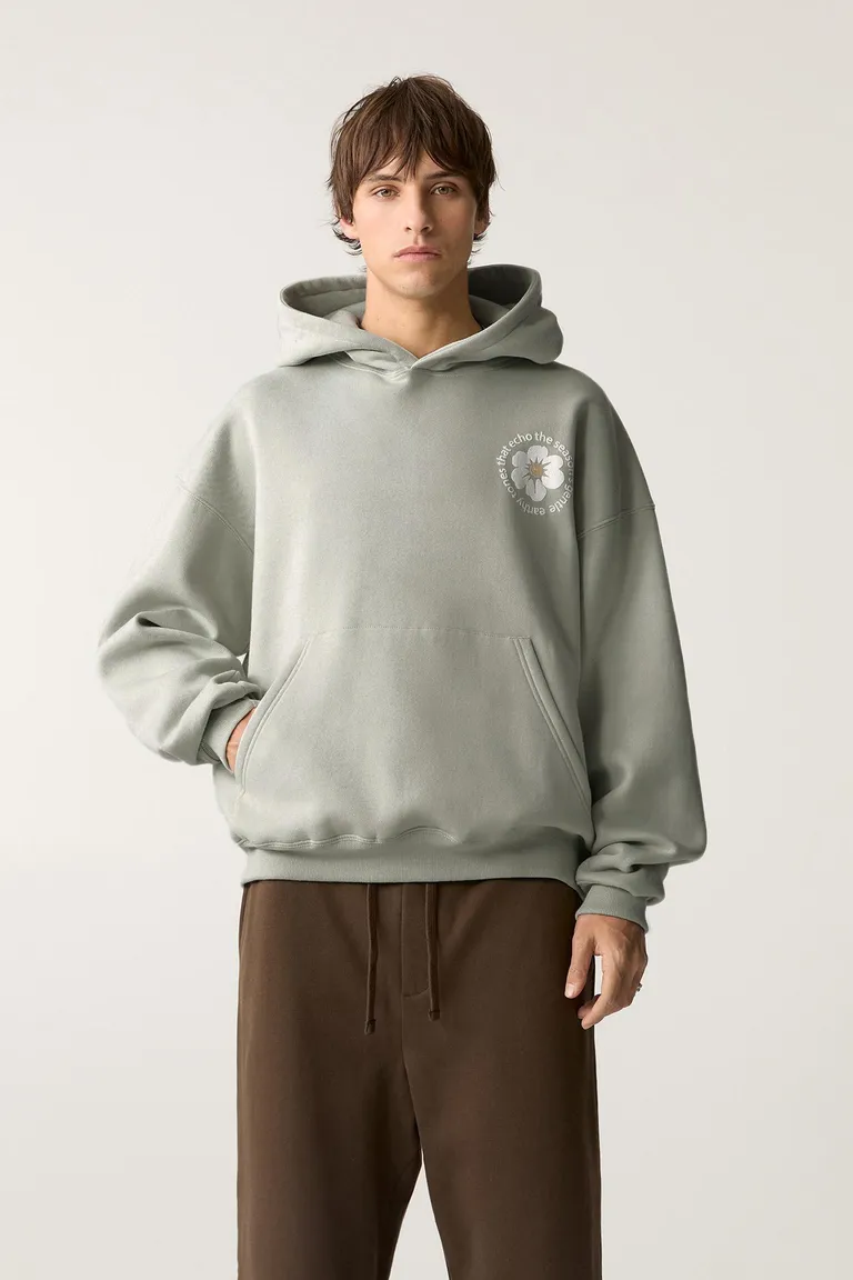 Buzo con capucha flor de Pull&Bear en Buzos y Sweaters para argentina