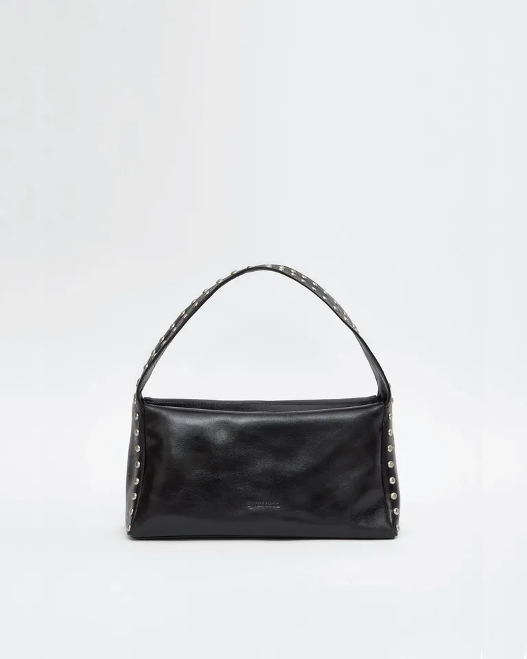 Cartera rectangular de cuero negro con tachas metálicas y logo grabado de Ay Not Dead en Bolsos y Carteras para argentina