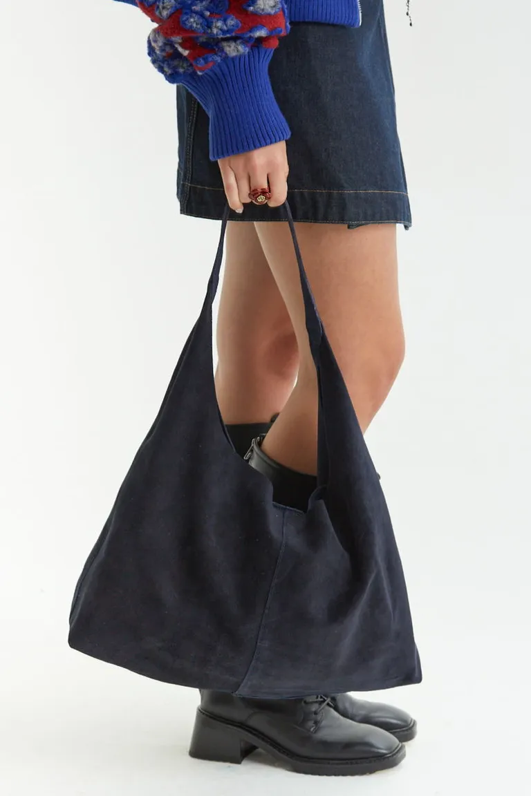 Maxi cartera de mano con logo frontal y broche magnético de Las Pepas en Bolsos y Carteras para argentina