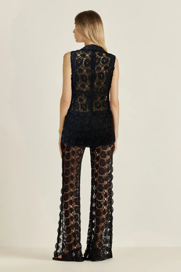 Chaleco de gipiur y sedita con diseño sofisticado y sensual de Tucci en Chalecos para argentina