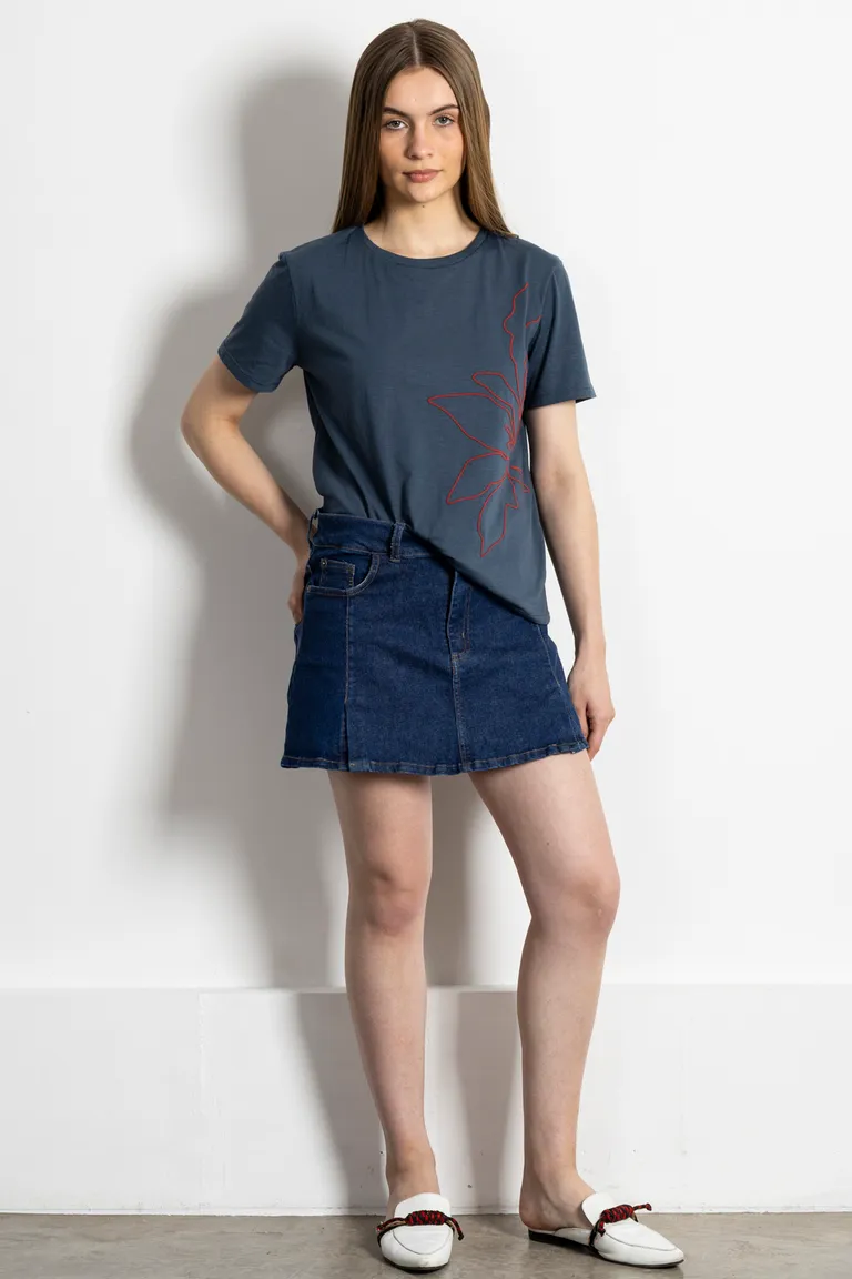 Remera de algodón con estampado moderno y corte clásico para mujer de Kill en Remeras para argentina