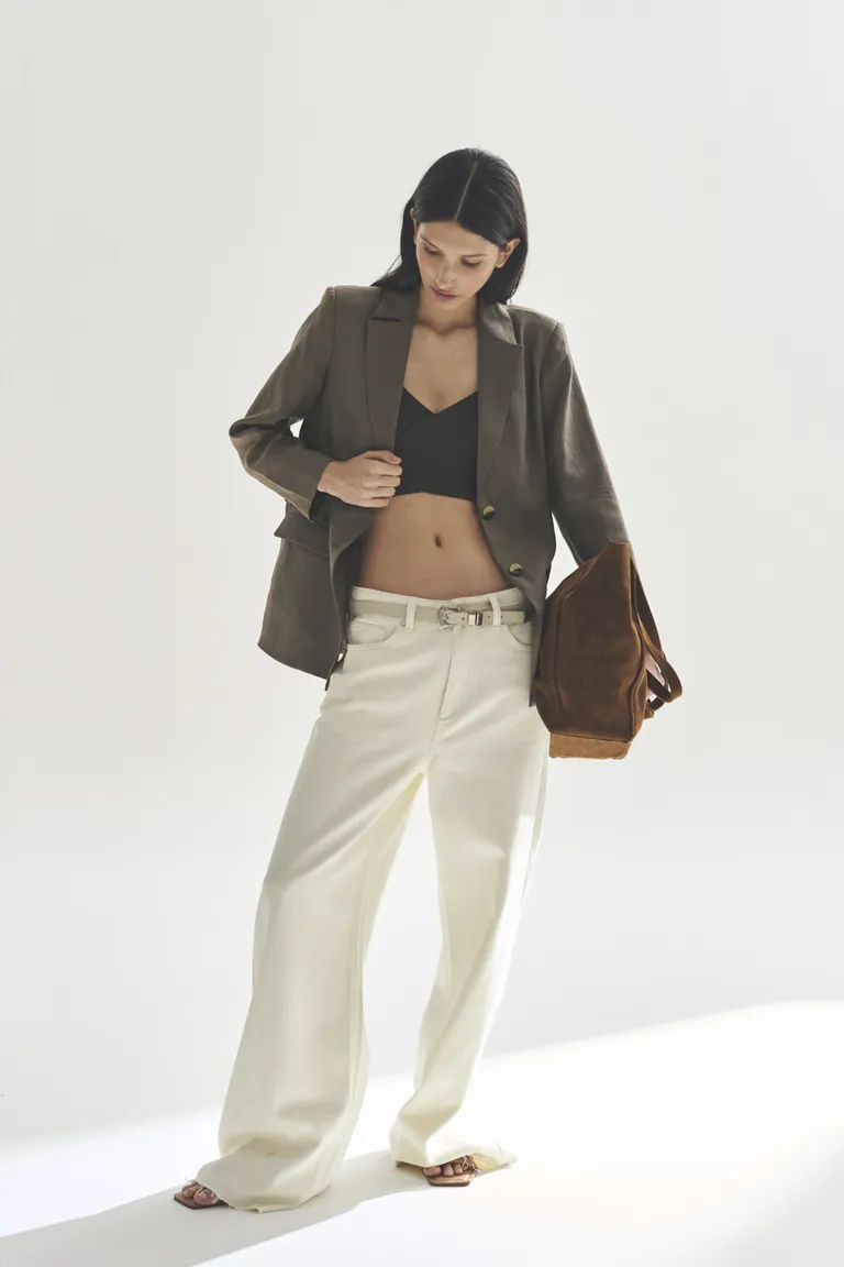 Sofisticado blazer de diseño moderno y elegante para mujeres de Akiabara en Blazers para argentina