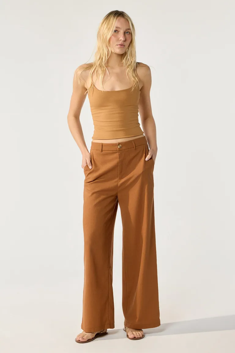Pantalón de Lino de Corte Wide y Tiro Alto en Acabado Marrón de Cuesta Blanca en Pantalones para argentina