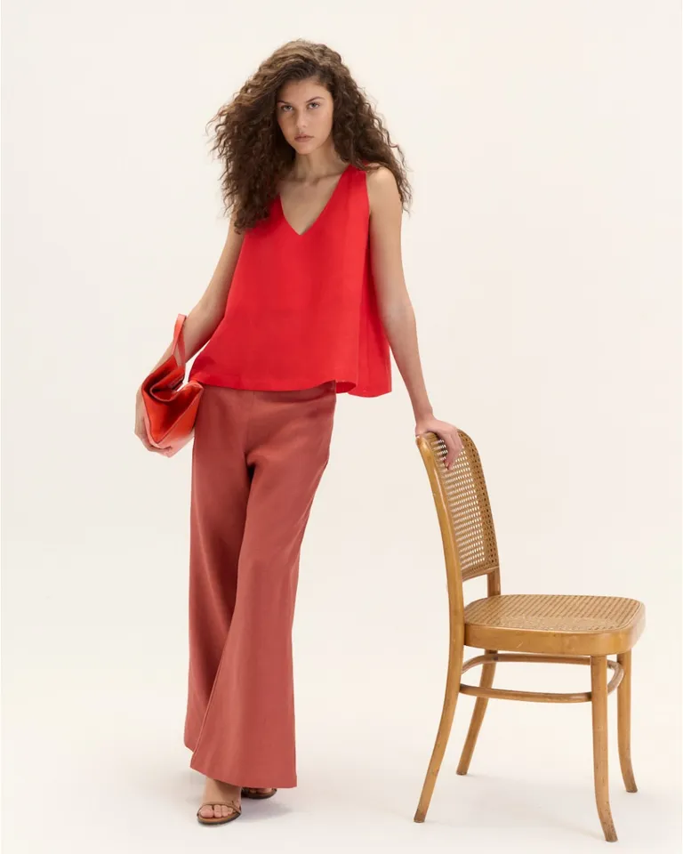 Suéter de lino de corte evasé con escote en V y breteles anchos de Blue Sheep en Tops para argentina