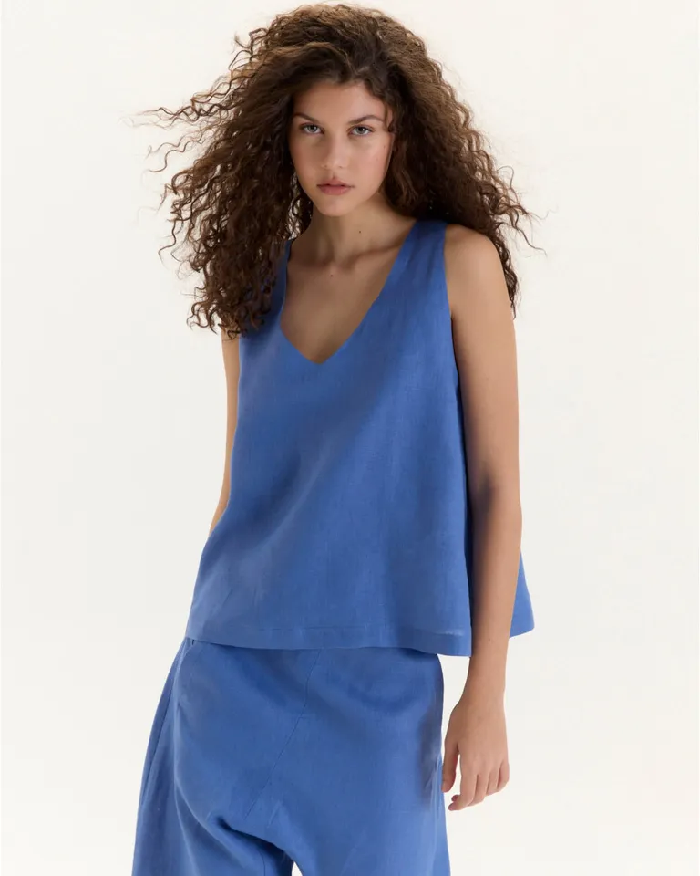 Suéter de lino de corte evasé con escote en V y breteles anchos de Blue Sheep en Tops para argentina