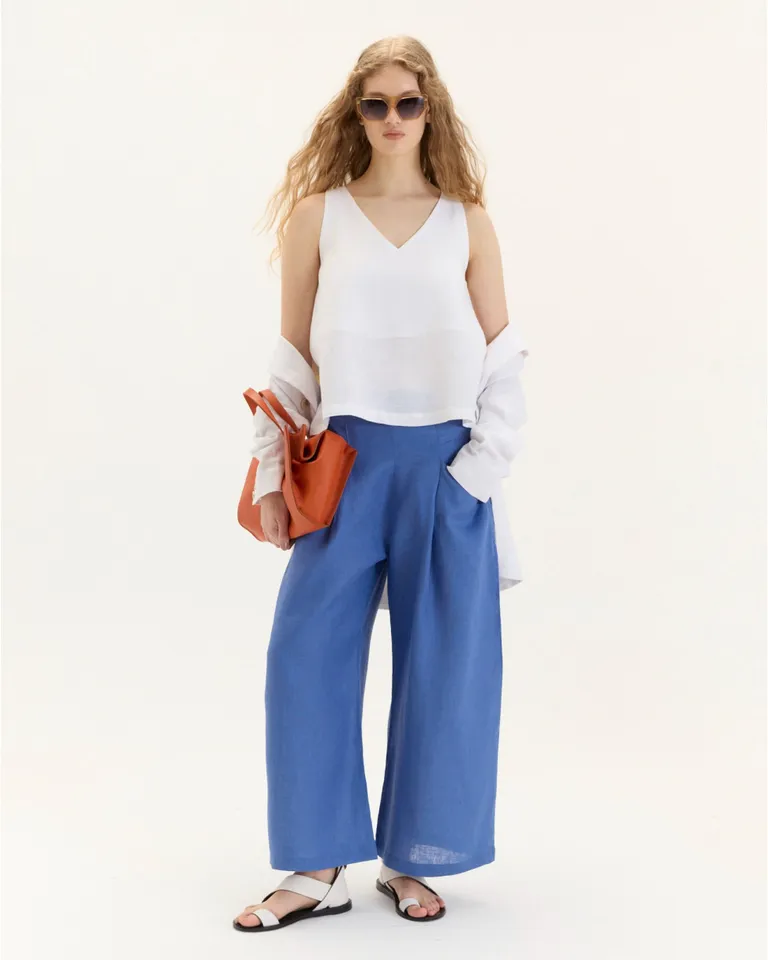 Suéter de lino de corte evasé con escote en V y breteles anchos de Blue Sheep en Tops para argentina