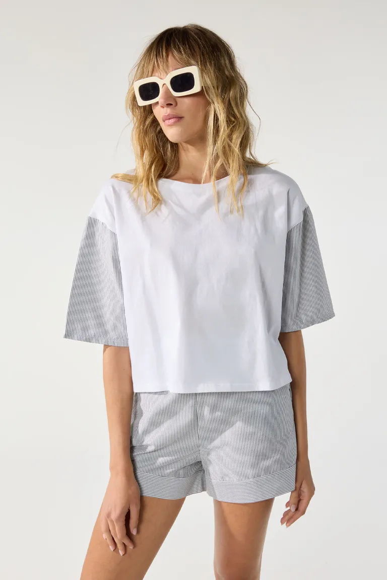 Remera de algodón con detalles a rayas en la espalda para mujer de Cuesta Blanca en Remeras para argentina