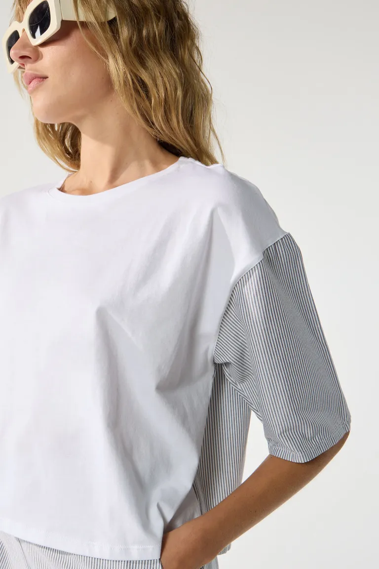 Remera de algodón con detalles a rayas en la espalda para mujer de Cuesta Blanca en Remeras para argentina