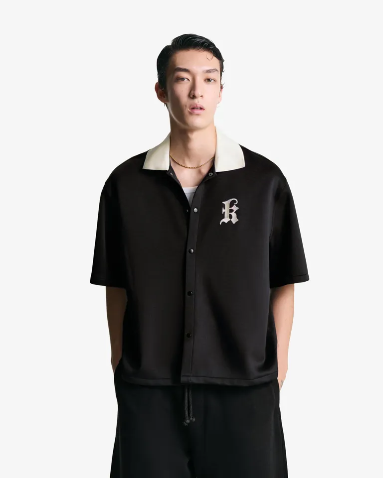 Camisa boxy manga corta bordada de Bershka en Camisas para argentina