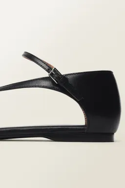 Sandalia cuero tiras de Mango en Sandalias para argentina