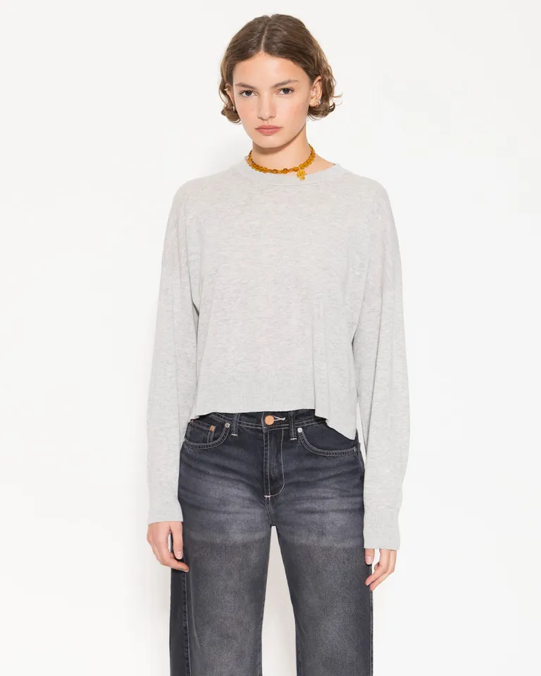 Sweater de lana gris de corte largo y mangas largas para mujer de Jazmin Chebar en Buzos y Sweaters para argentina