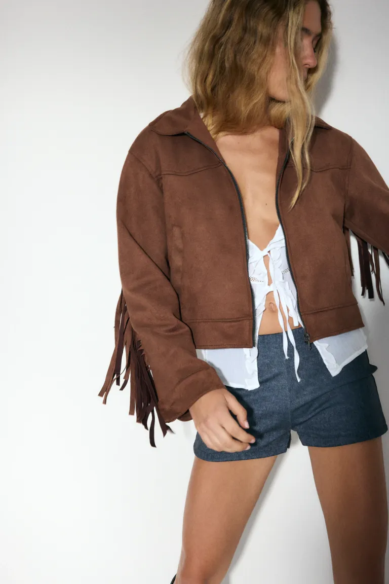 Chaqueta de gamuza con flecos en espalda y mangas para mujer de Audaz en Chaquetas para argentina