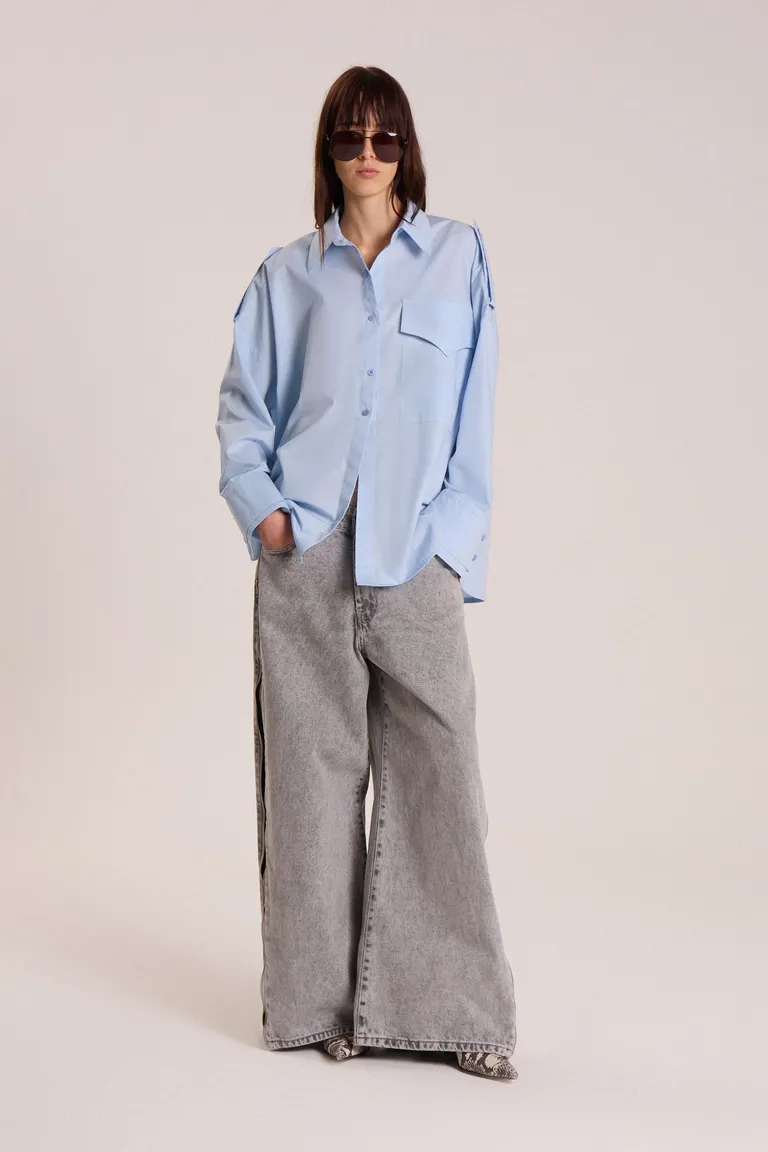 Elegante camisa celeste de estilo jeanero para mujeres de Maria Cher en Camisas para argentina
