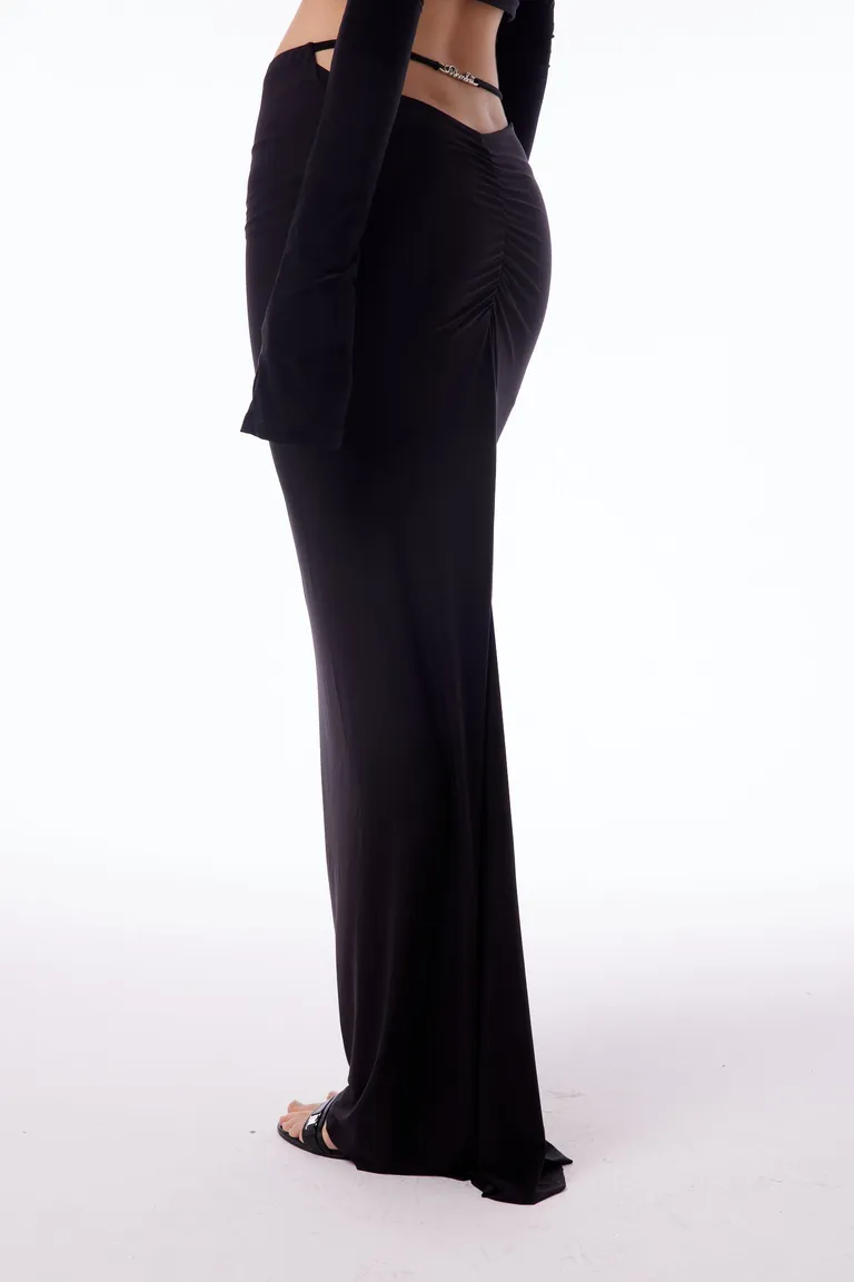 Falda larga de microfibra con frunce en la espalda y detalles en negro de Black Mamba en Faldas para argentina