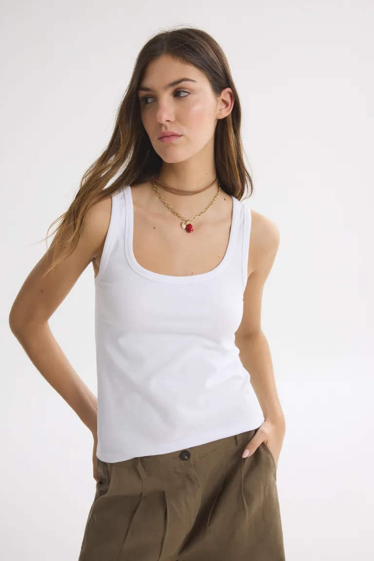 Musculosa blanca de corte cuadrado para mujer de Akiabara en Tops para argentina