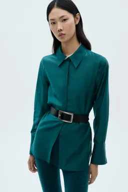 Camisa satinada con botones ocultos de Mango en Camisas para argentina