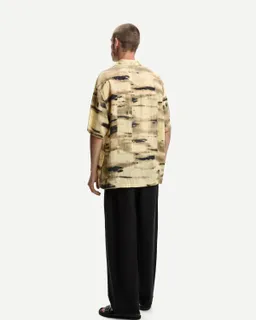 Camisa manga corta estampada de Bershka en Camisas para argentina