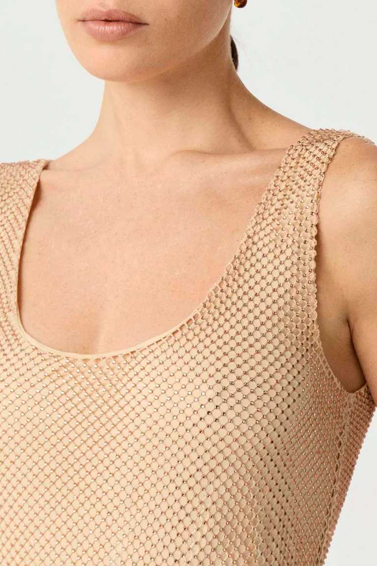 Top de red con detalles en strass para un look noche sofisticado de Markova en Tops para argentina