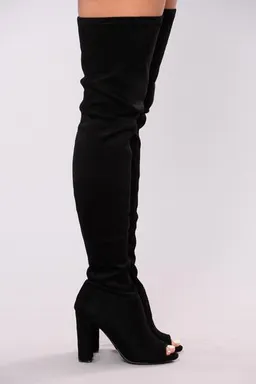 Bota carmella otk de Fashion Nova en Botas y Botinetas para argentina