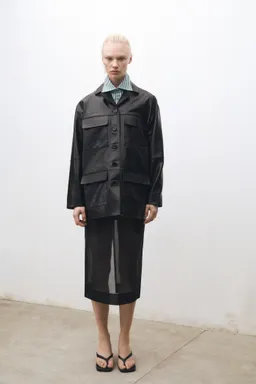 Chaqueta oversize cuero bolsillos de Mango en Chaquetas para argentina