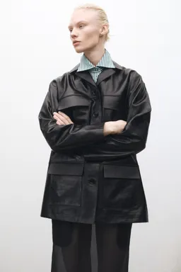 Chaqueta oversize cuero bolsillos de Mango en Chaquetas para argentina