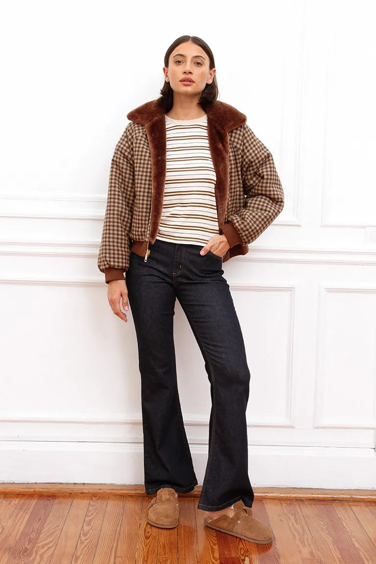 Campera con diseño de cuadros y cuello texturizado para mujer de Sofia Sarkany en Chaquetas para argentina