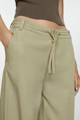 Pantalón lyocell cordón ajustable de Mango en Pantalones para argentina