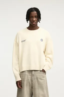 Sweater cropped bordado stwd de Pull&Bear en Buzos y Sweaters para argentina
