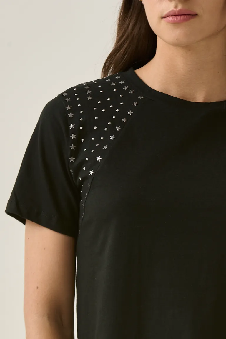 Remera negra con detalles decorativos para mujer de Sweet en Remeras para argentina