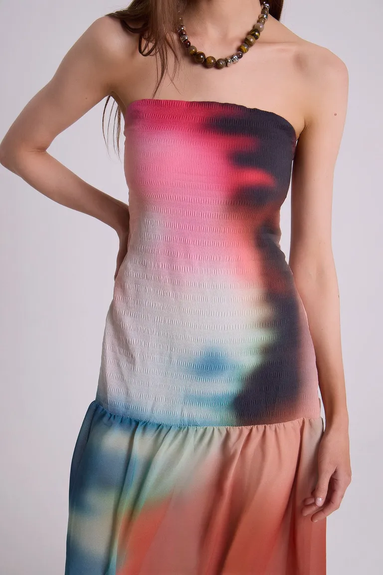 Vestido estampado straples con textura y falda amplia de Maria Cher en Vestidos para argentina