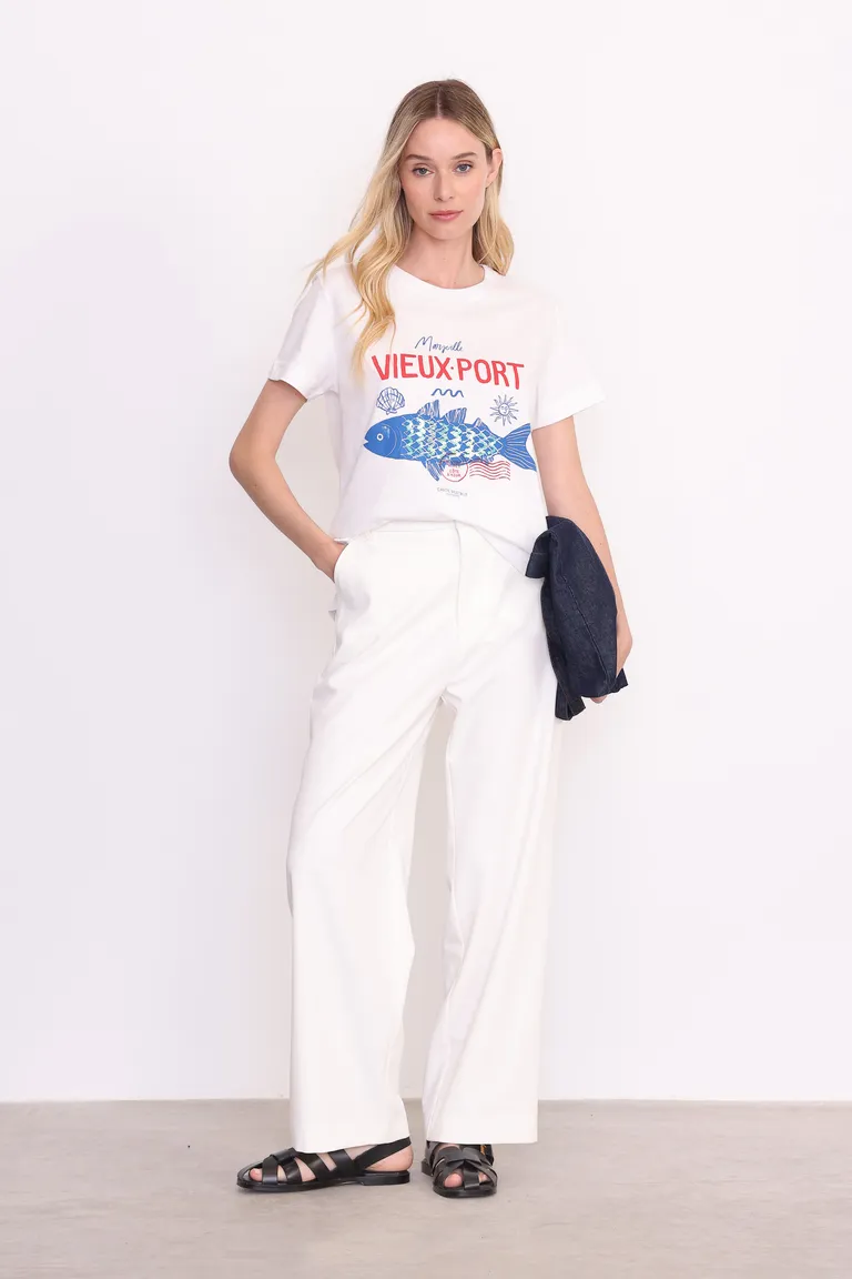 Remera de manga corta con diseño marino y detalles de lentejuelas iridiscentes de Yagmour en Remeras para argentina