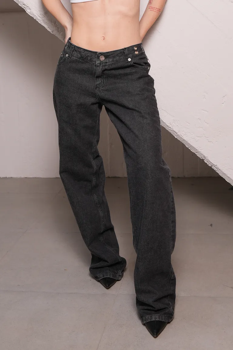 Pantalón denim recto y clásico en color negro para mujer de Top White en Pantalones para argentina