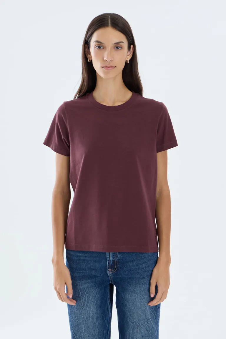 Remera de corte recto con cuello redondo y mangas cortas para uso cotidiano de Portsaid en Remeras para argentina