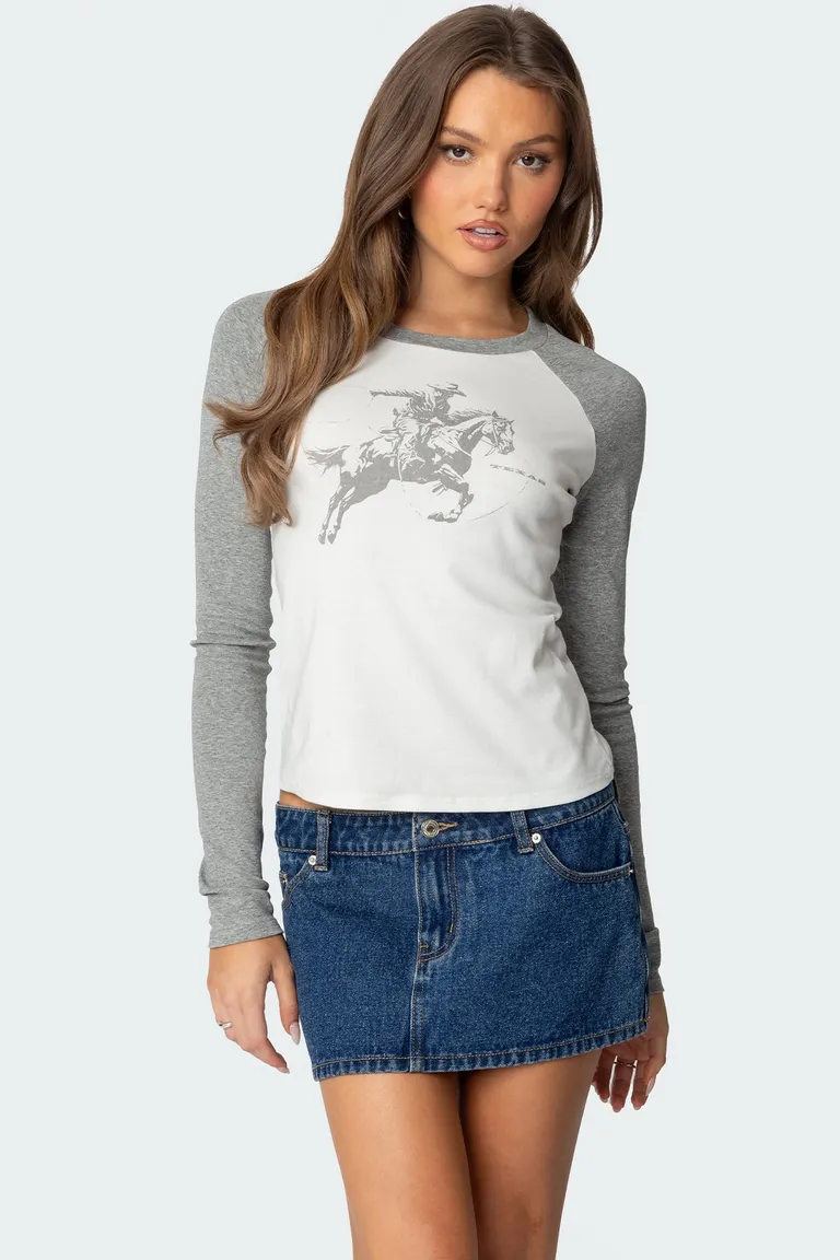 Remera cowboy raglan manga larga de Edikted en Remeras para argentina