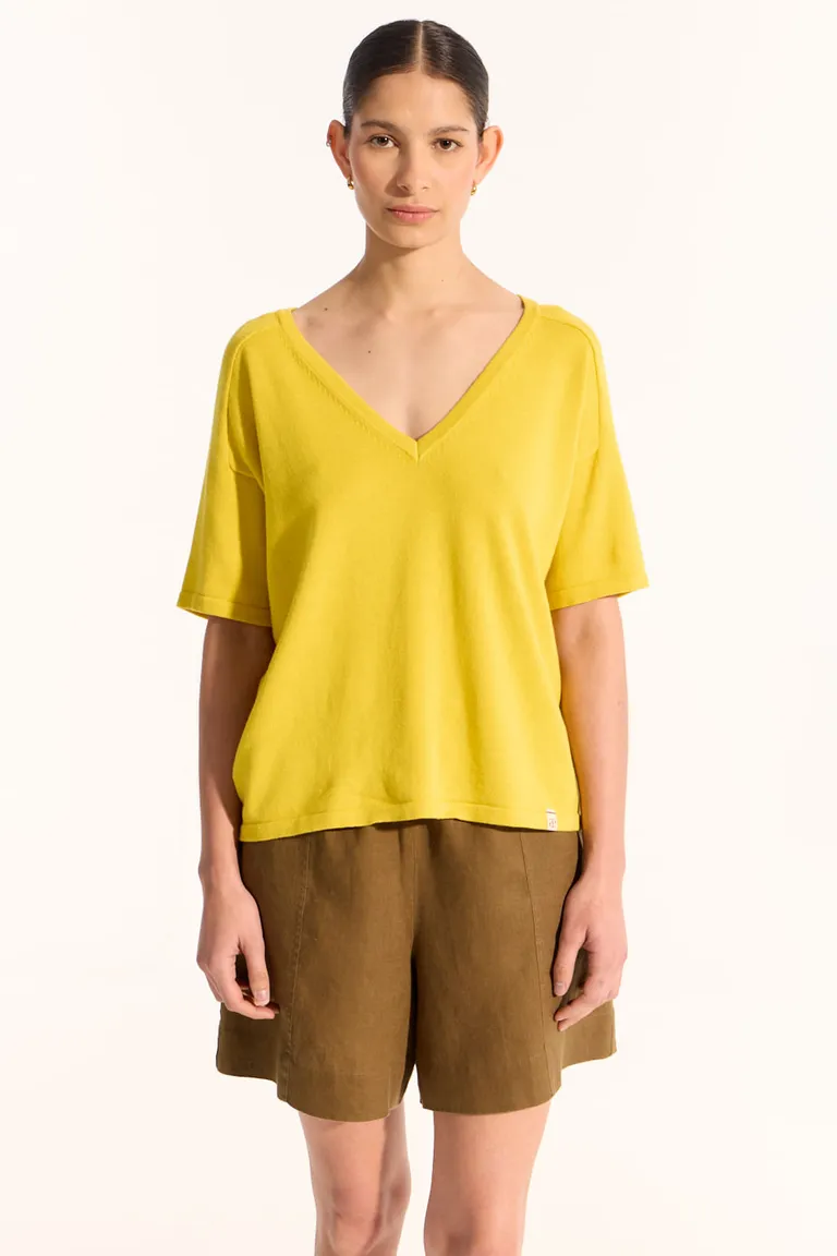 Sweater de manga corta amarillo, diseño holgado y versátil para uso diario de Portsaid en Buzos y Sweaters para argentina