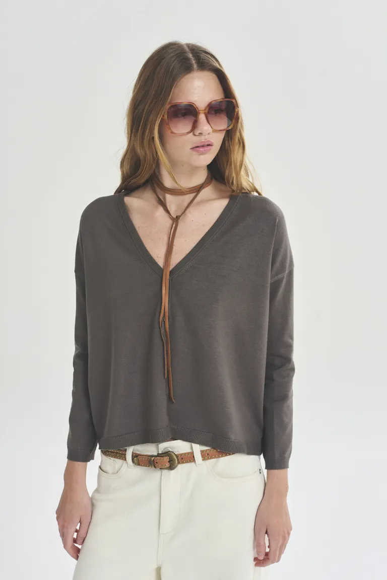 Cardigan gris de punto con cuello en V para mujer de Akiabara en Buzos y Sweaters para argentina