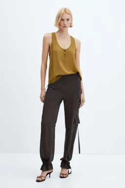 Top fluido con botones de Mango en Tops para argentina