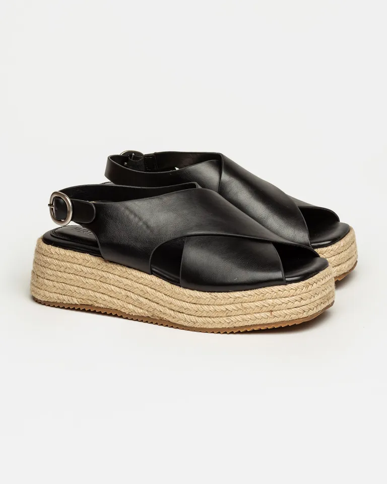 Sandalias de diseño envolvente con base de altura media y suela de goma de Prüne en Sandalias para argentina