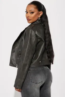 Campera moto staten island de Fashion Nova en Chaquetas para argentina