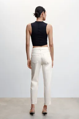 Jeans mom tiro alto de Mango en Pantalones para argentina