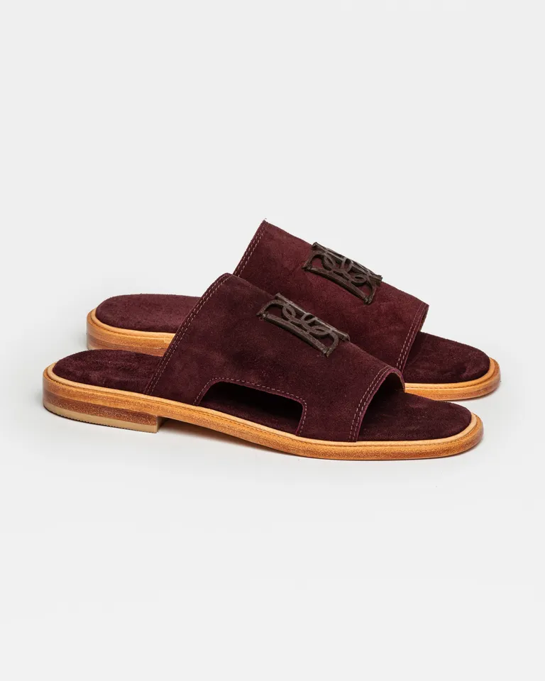 Sandalias planas de cuero con diseño monogramático recortado y plantilla de confort de Prüne en Sandalias para argentina