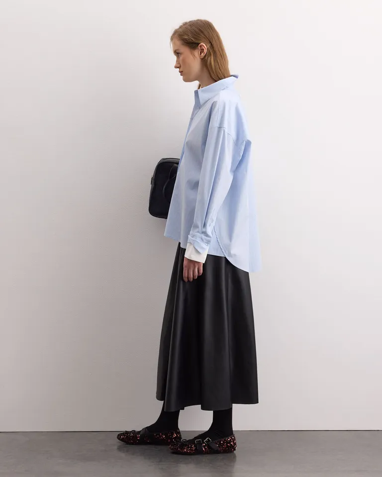 Camisa de corte oversize con cuello clásico y cierre frontal abotonado de Prüne en Camisas para argentina